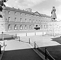 Statue of Captain Robert Falcon Scott